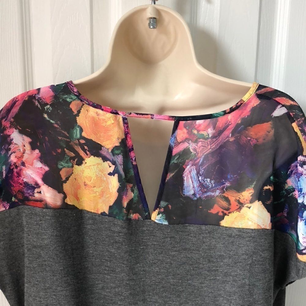 Floral shirt - Picture 5 of 6